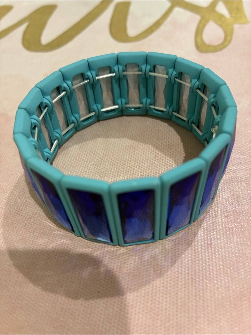 Periwinkle Blue Crystal Beveled Glass Stretch Bracelet in Teal Setting